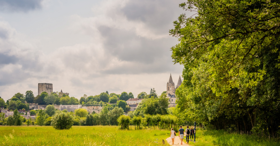 prairies du Roy et vue sur Loches