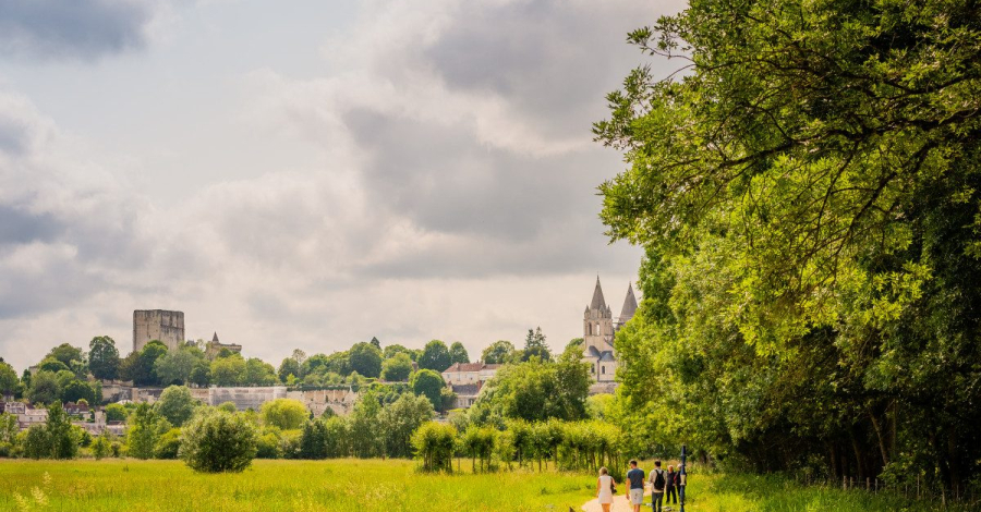 prairies du Roy et vue sur Loches