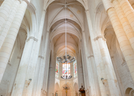 intérieur de l'abbatial Beaulieu