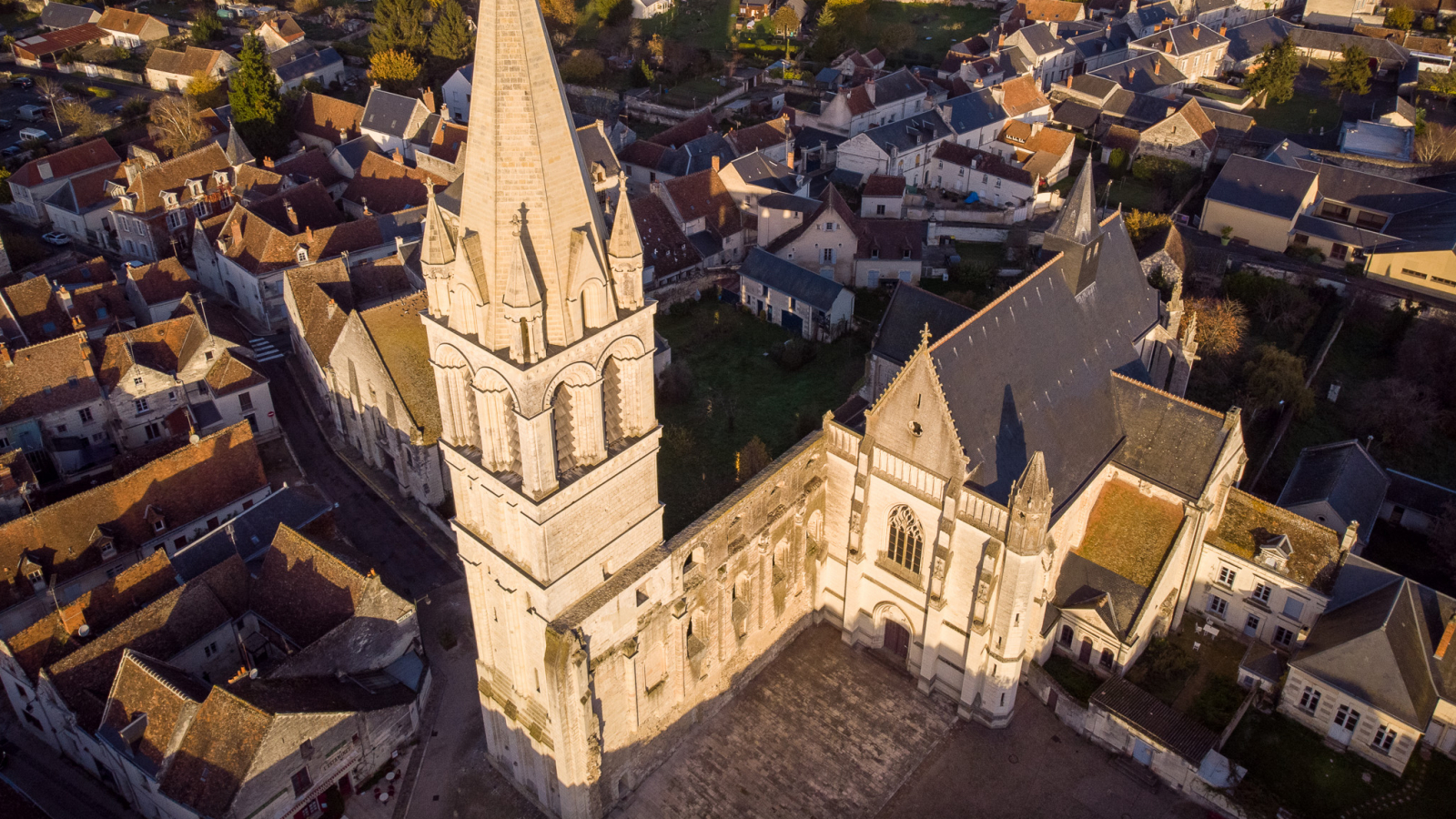 eglise clocher Beaulieu-les-Loches