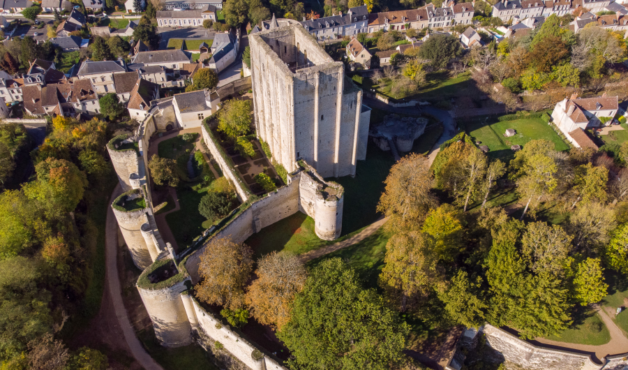 vue aérienne drone du donjon de Loches