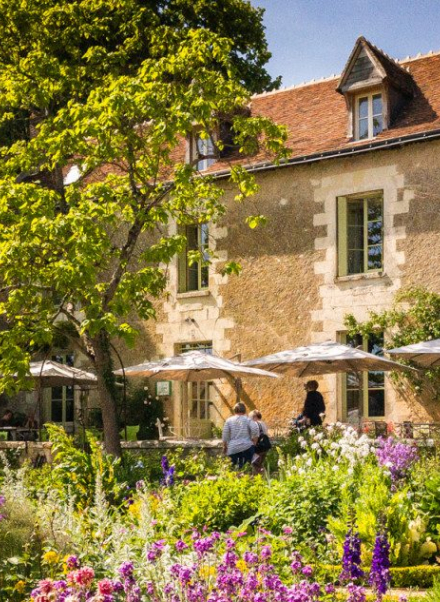 Jardin de curé et Presbytère Maison Flore à Chédigny