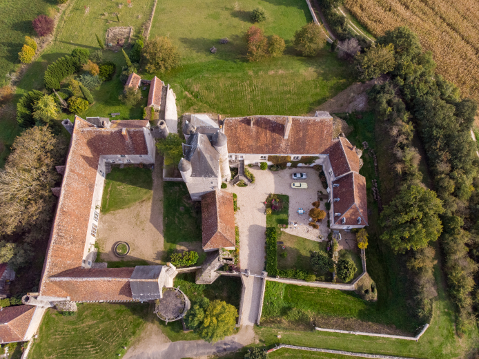 vue aérienne drone du Château de Bridoré