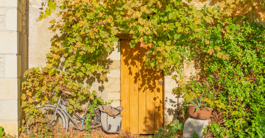 Les Côteaux hameau en troglo à Sepmes et Draché