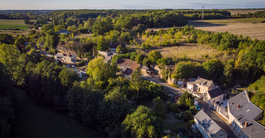 Les Côteaux hameau en troglo à Sepmes et Draché