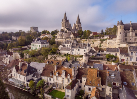 vue aérienne drone de la Cité royale de Loches