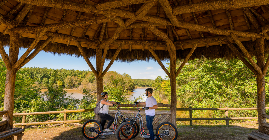 Balade en trottinettes électriques en forêt de Loches