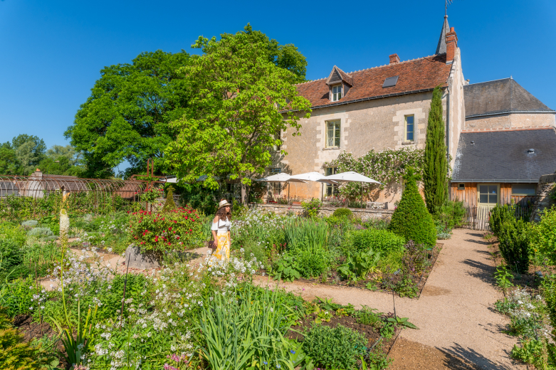 jardin de curé et presbytère maison flore à chédigny