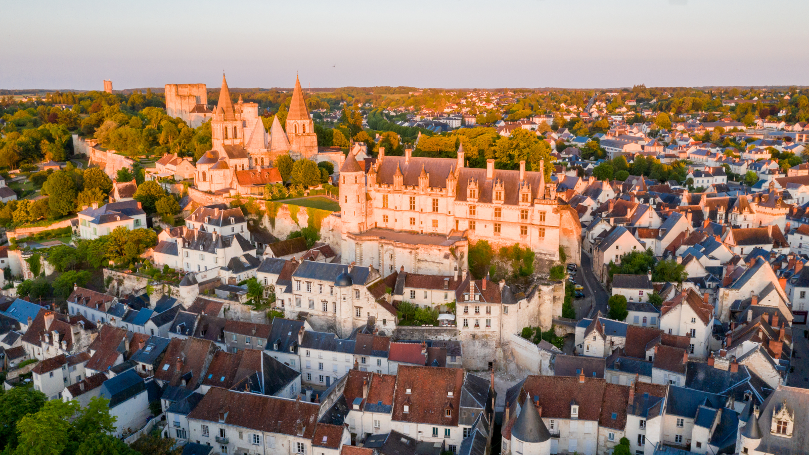 vue aérienne cité royale de Loches