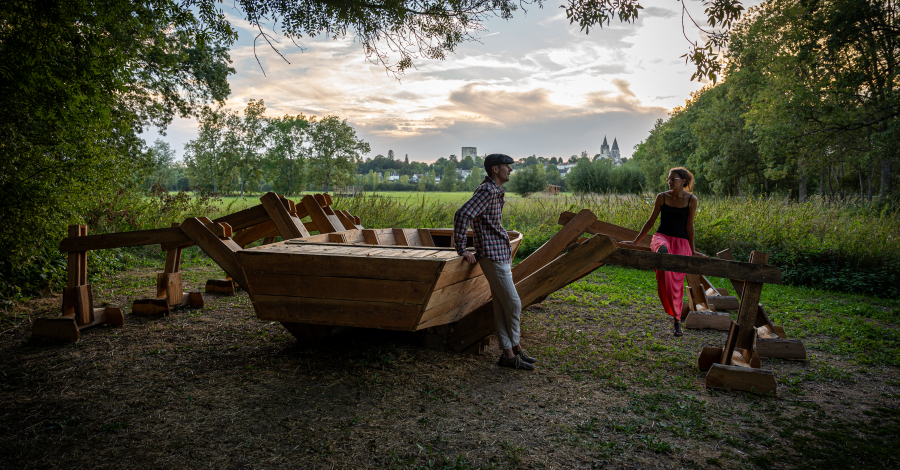 installation artistique couple prairies du Roy
