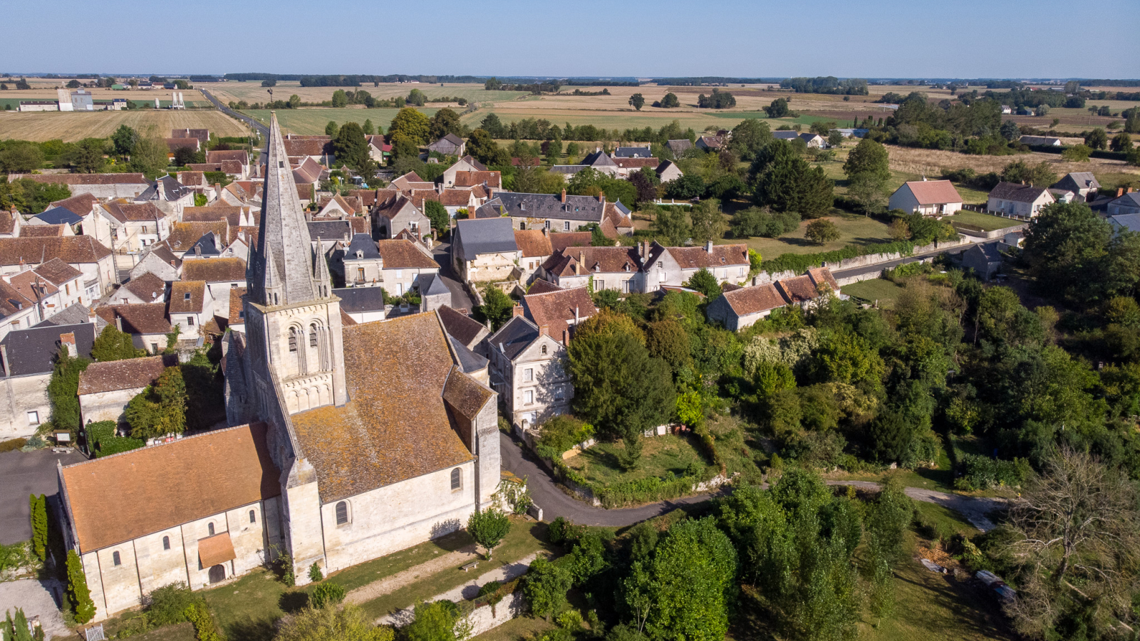 vue aérienne de ferrière-Larçon
