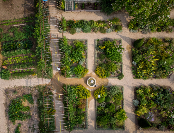 vue aérienne du jardin de curé de Chédigny