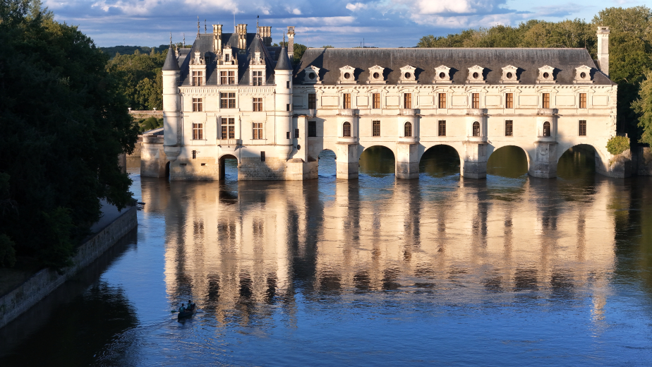 vue aérienne drone du château de Chenonceau