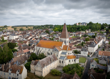 vue aérienne de l'abbatiale de preuilly-sur-Claise