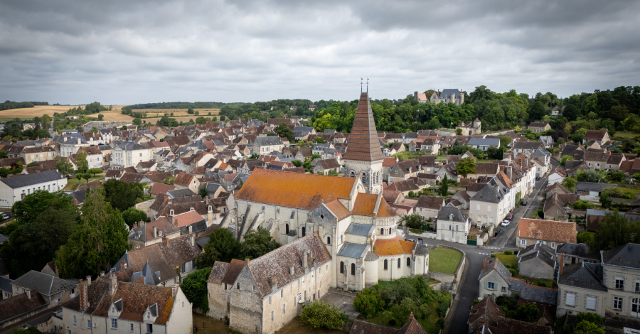 vue aérienne de l'abbatiale de preuilly-sur-Claise