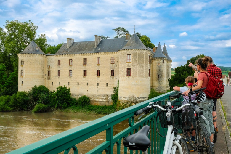 à vélo à la Guerche devant le château
