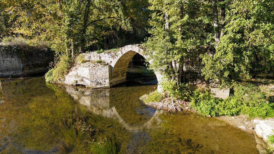 vue aérienne du pont romain de Chambourg-sur-Indre