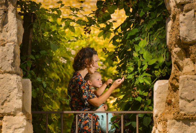 mère et enfant au donjon de Loches