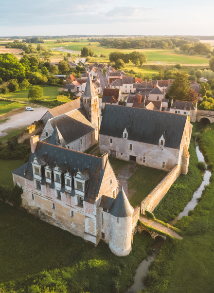 prieuré du Louroux vu du ciel