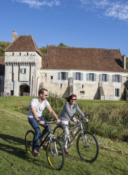 couple à vélo à la Corroirie