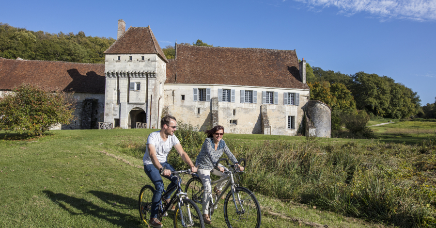 couple à vélo à la Corroirie