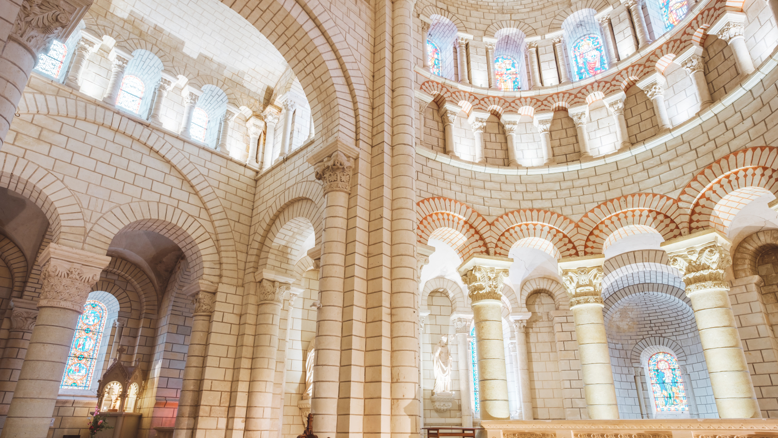 intérieur abbatiale de Preuilly-sur-Claise