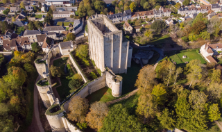 vue aérienne drone du donjon de Loches