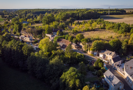 Les Côteaux hameau en troglo à Sepmes et Draché